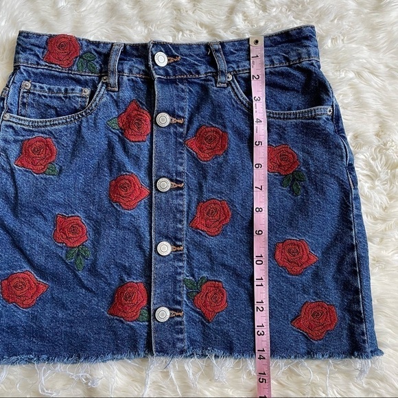 Zara Skirt Rose Flower Embroidered Denim Button Front Mini Blue Red XS - Picture 9 of 9